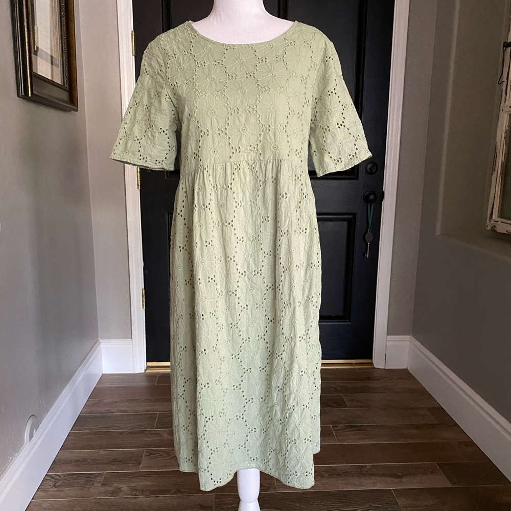 🌸Mimi & Daphne Eyelet Lace Midi Dress M A47